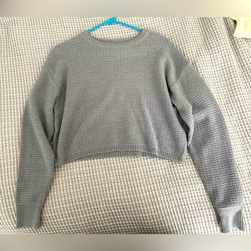 NWOT Gray ABOUND crop top sweater